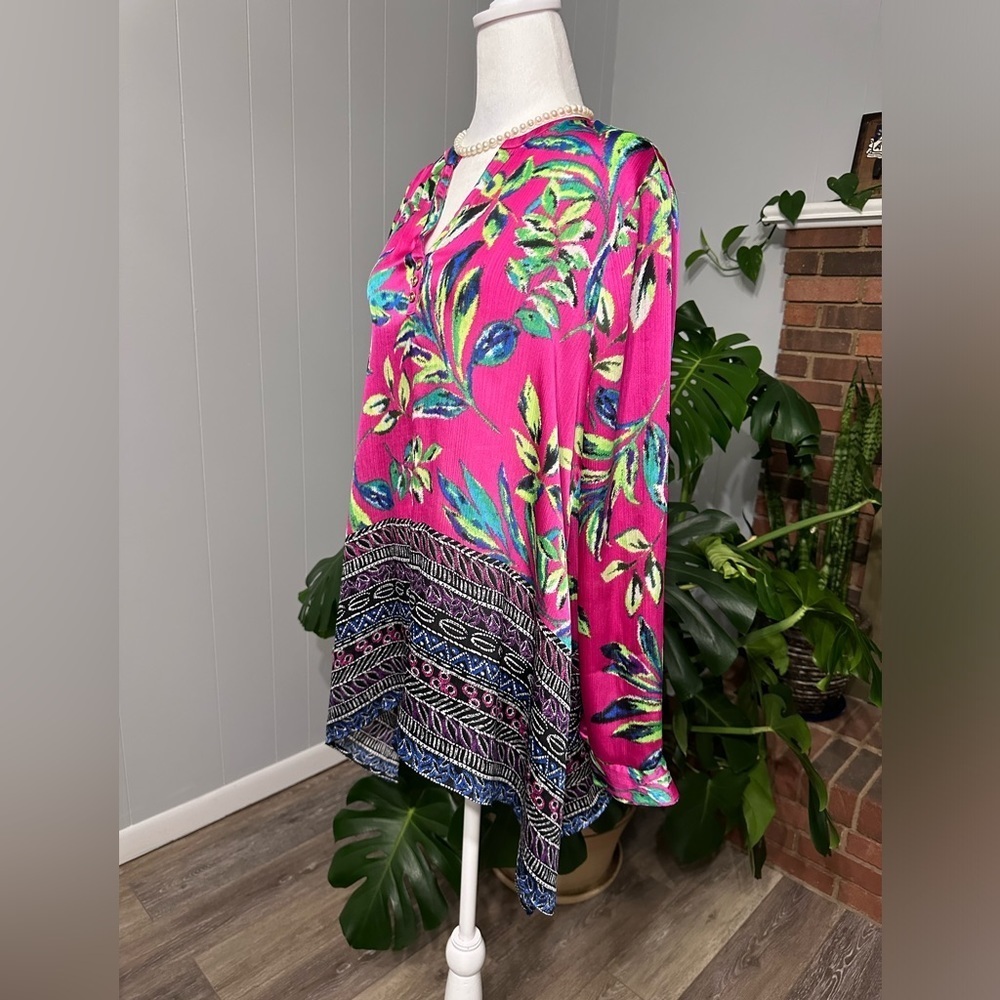 🛍️Rafaella beautiful multi color high low blouse with comfortable and excellent